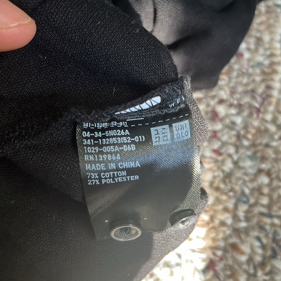 Men’s Uniqlo button down polo black - Picture 4 of 4